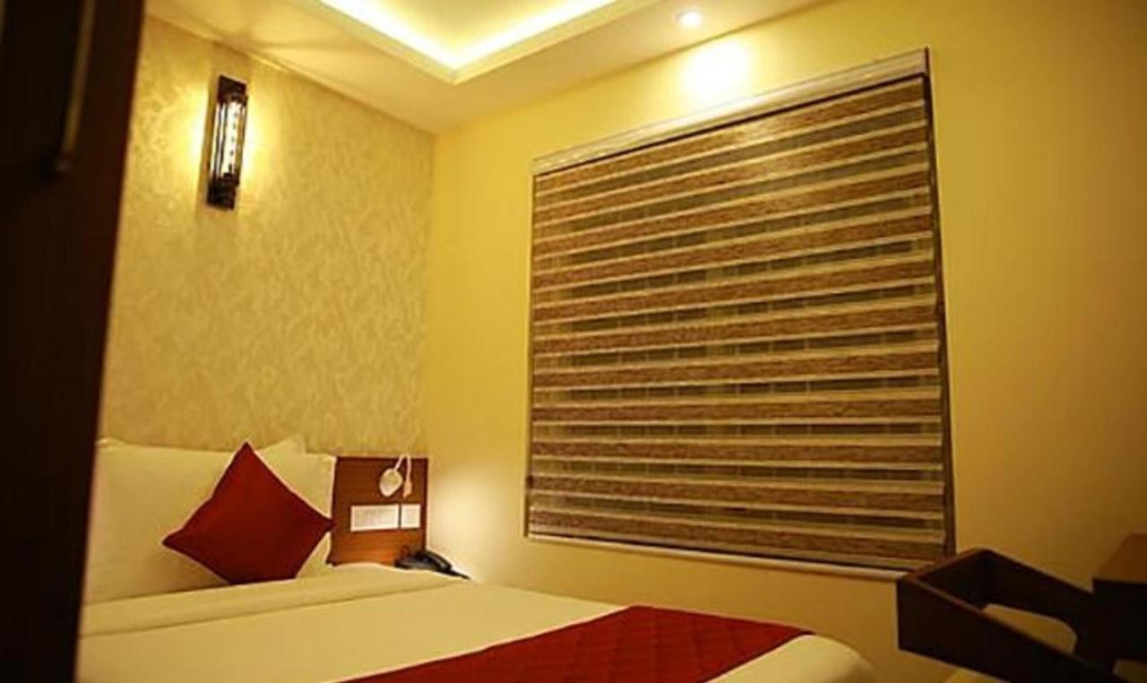 Fabhotel Prime D Chandlier Kochi 외부 사진